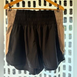 Abercrombie YBP Black and Tan Women's Shorts